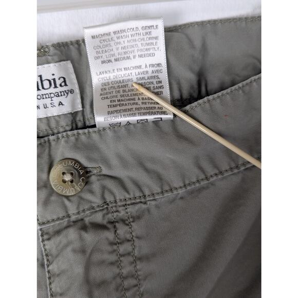 Columbia wmns cargo shorts sz 20 waist 41st"Ins 8.5"Hips 52" leg wid 31"Stained - Picture 9 of 9